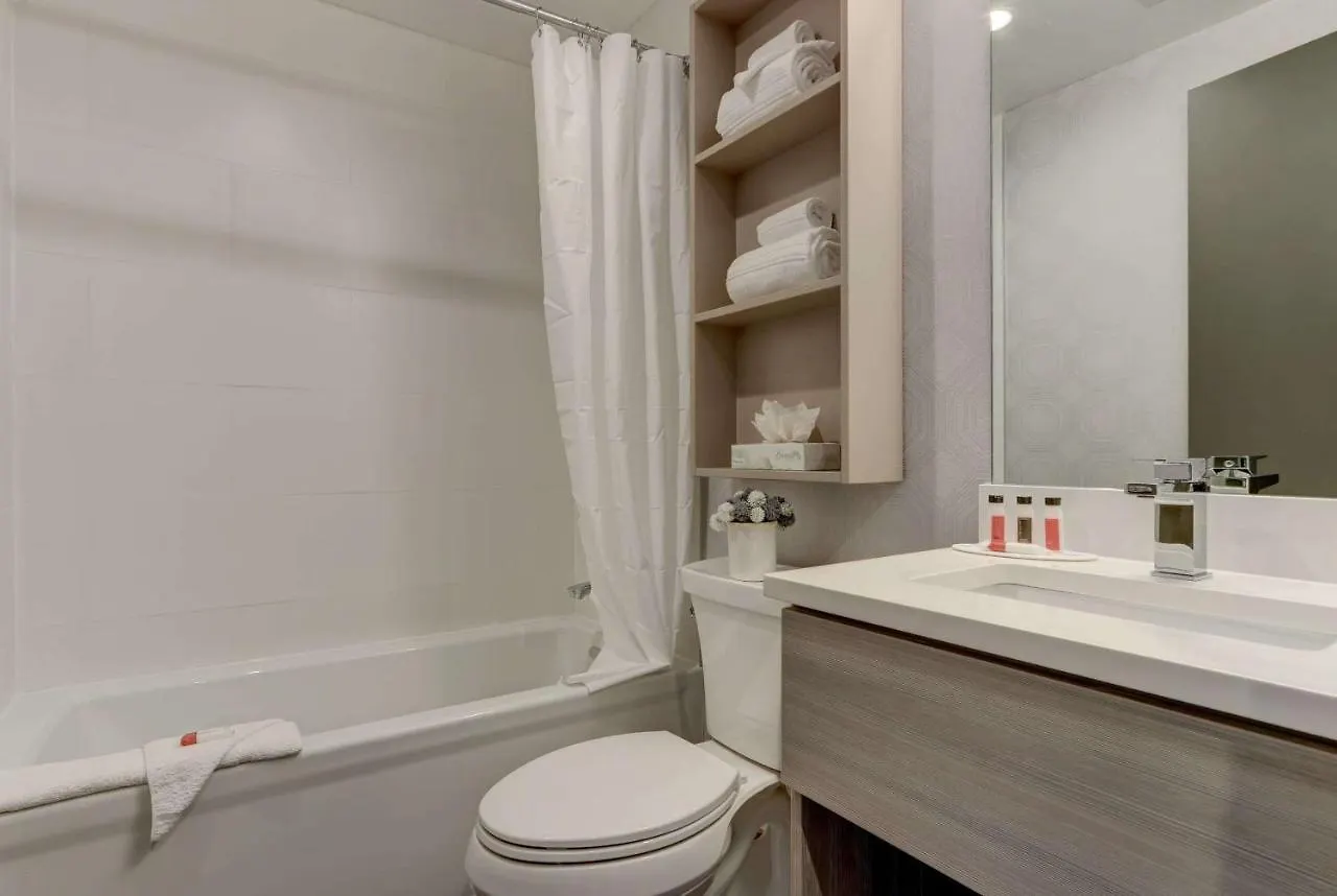 Microtel Inn By Wyndham Long Island City New York Hotel
